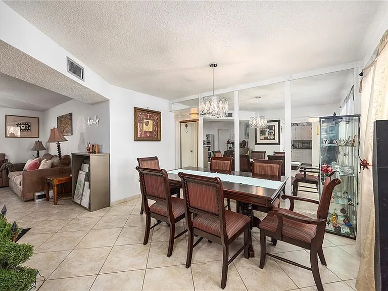 3990 NW 42nd Ave #311 — Photo 3