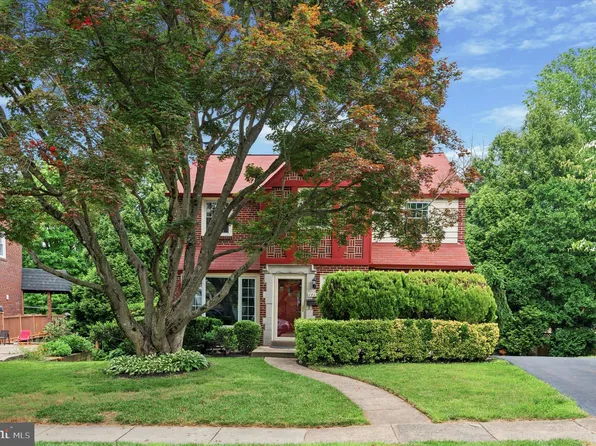 1713 Green Valley Rd, Havertown, PA 19083