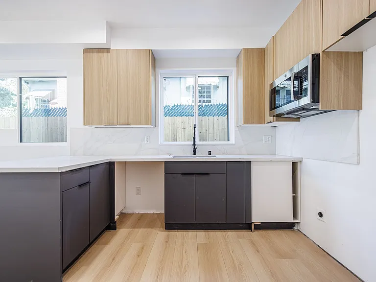 1330 S. Longwood — Photo 13