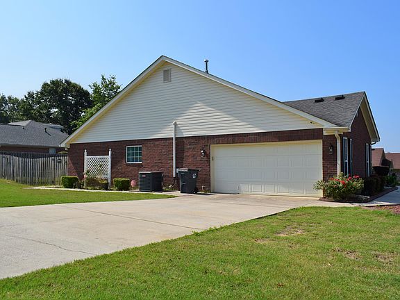 3rd image of 4501 Country Glenn Circle