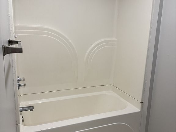 3rd image of 500 E 1st St