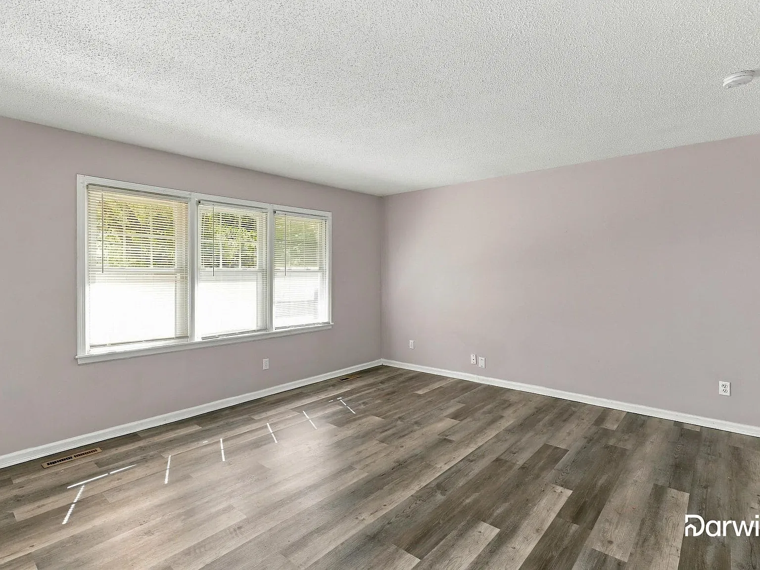 3 bed, 2.5 bath, 1656 sqft, $2,025 — Photo 4