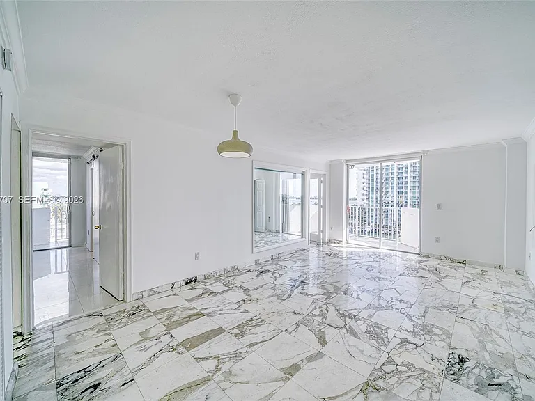 7933 West Dr #817 — Photo 8