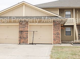 512 Sky Vue Dr APT C, Raymore, MO 64083