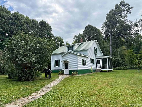 3rd image of 26783 Imperial Heights Rd