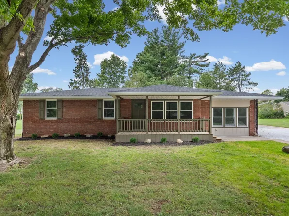 7060 W Crestwood Dr, Delphi, IN 46923