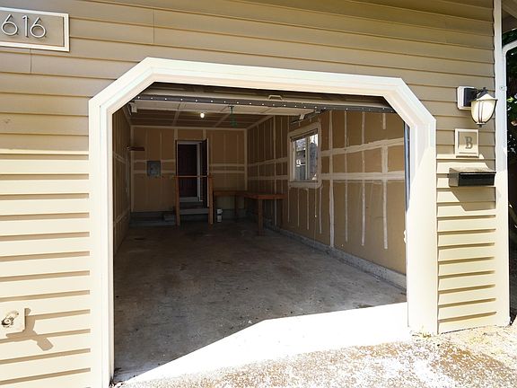 Private Entry to Garage from Unit
