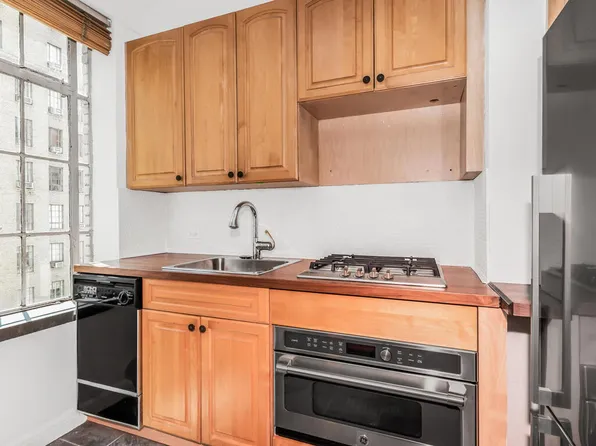 340 West 57th Street image 7 of 23