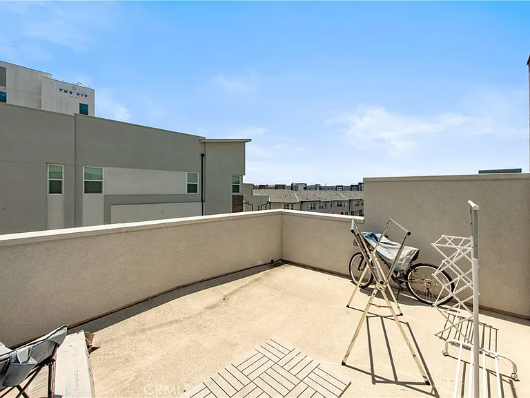 1426 S Urbana St — Photo 24