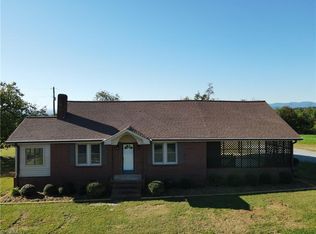7313 White Plains Rd, Roaring River, NC 28669
