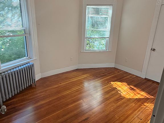 4th image of 140 Brooks St #1B
