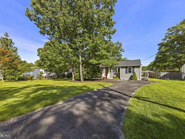 211 3rd Ave, Tuckerton, NJ 08087