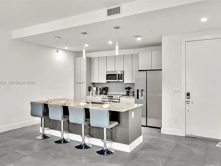 2100 Miami Rd #303 — Photo 6
