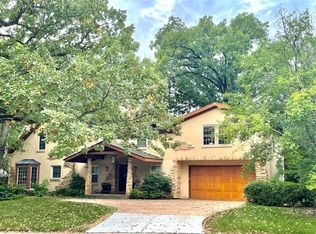 40 Ridge Rd, Highland Park, IL 60035