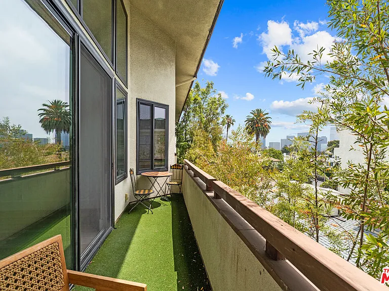 1277 S Beverly Glen Blvd #408 — Photo 18