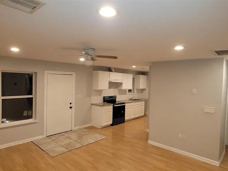 7608 E Magnolia St #B — Photo 16