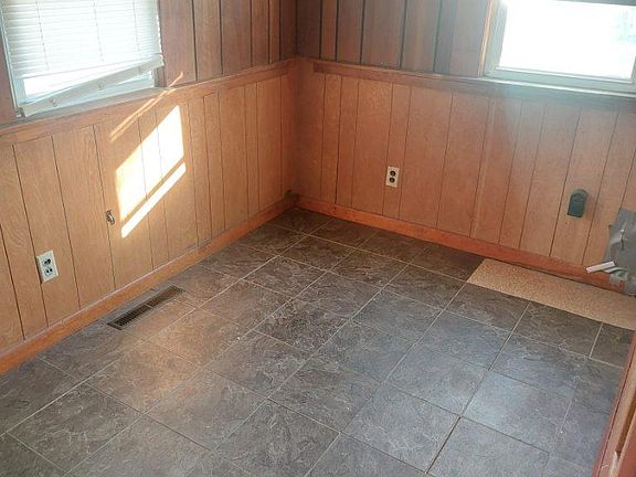 3rd image of 1433 W Franklin St #A
