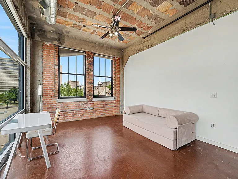 55 W Canfield St #302 — Photo 18