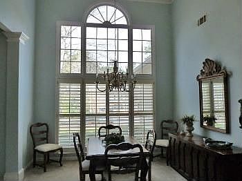 4th image of 318 Valley Green Ct