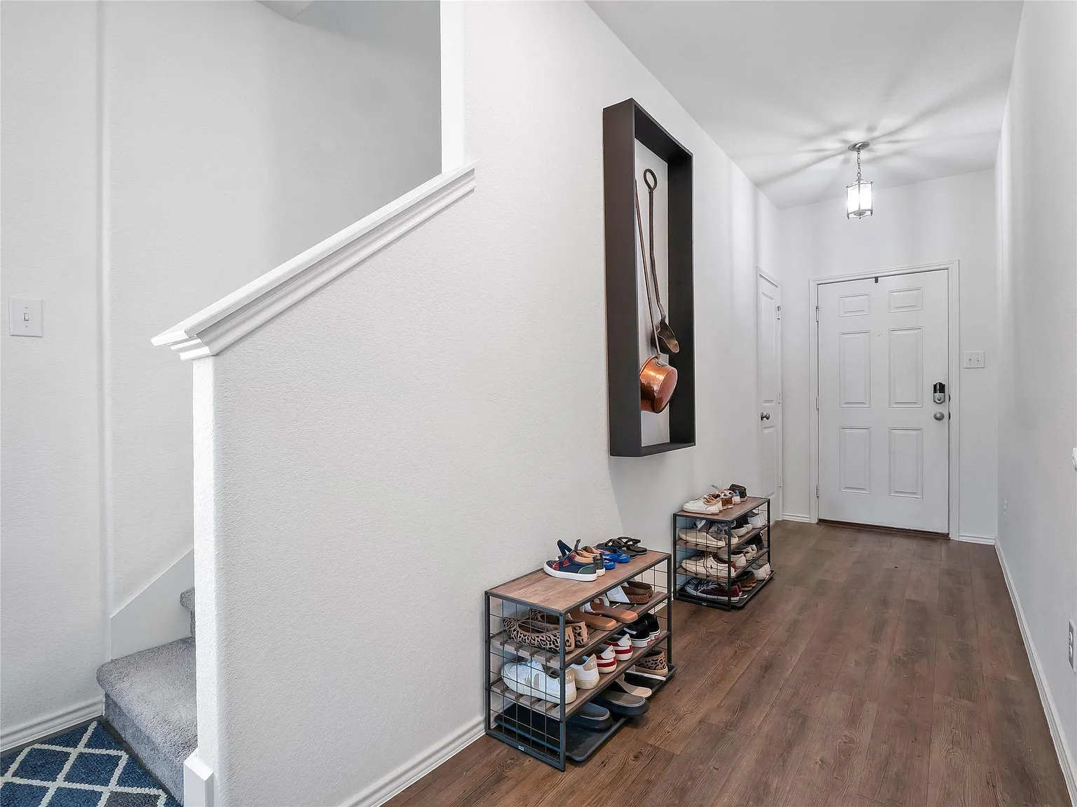 3 bed, 2.5 bath, 1881 sqft, $1,950 — Photo 2