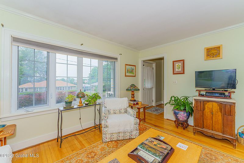 5th image of 868 8th Avenue