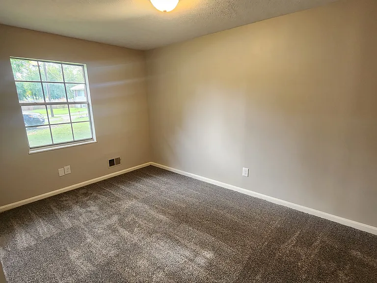 10210 Nola Dr — Photo 17