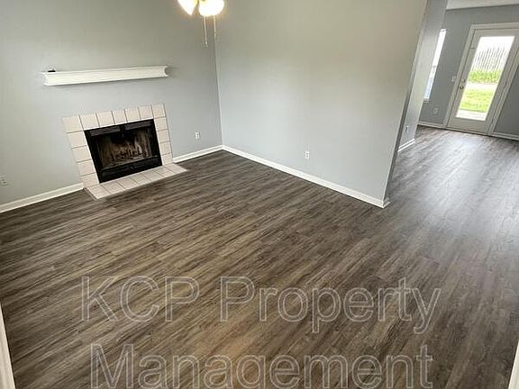 5th image of 1608 Parkview Pl