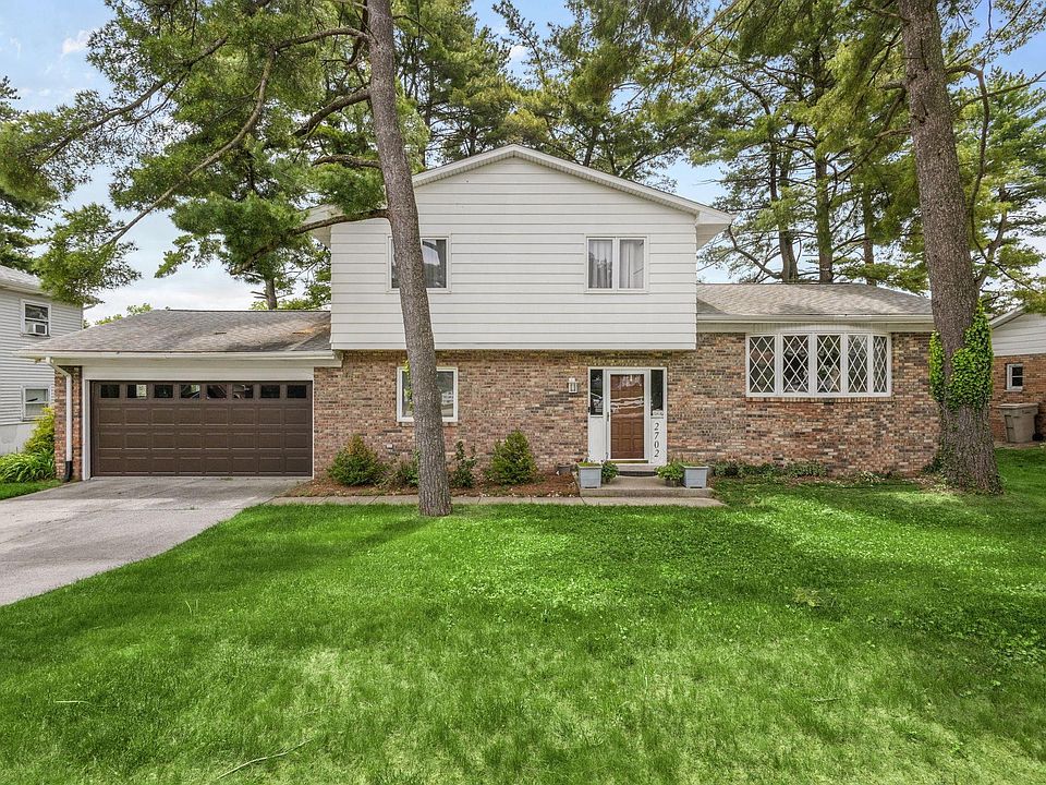 1st image of 2702 Arrowhead Dr