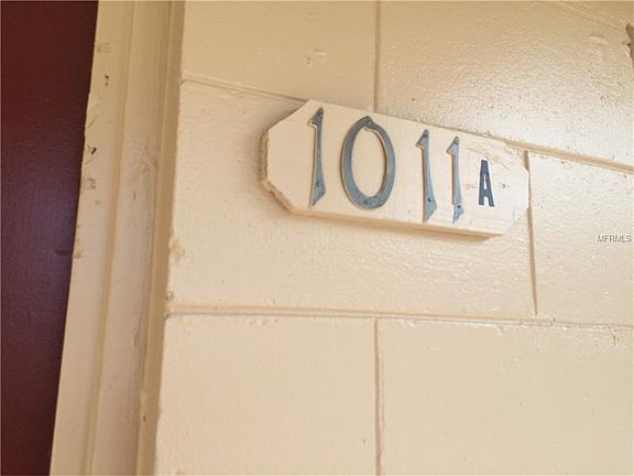 3rd image of 1011 S Oleander Ave Unit A