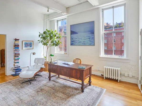 427 Washington Street image 6 of 17