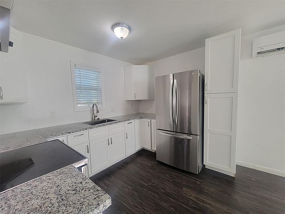 3rd image of 6302 Jackson Rd #2