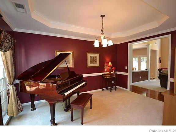 5th image of 16223 Grafham Cres