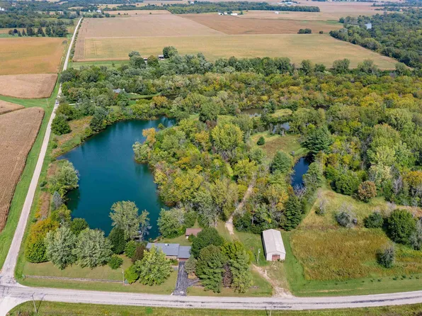 1549 Knox Highway 7, Victoria, IL 61485