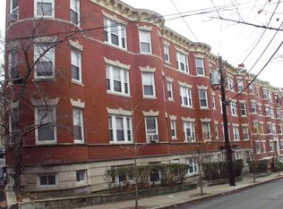 209 Winthrop Rd #1, Brookline, MA 02445