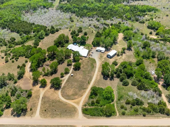 10617 E 4th Ave, Hutchinson, KS 67501
