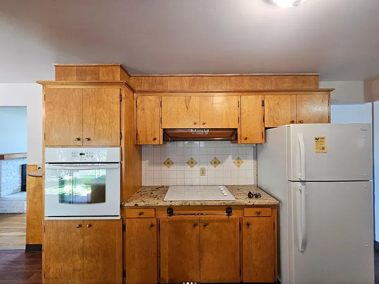 11822 E 15th Ave — Photo 9
