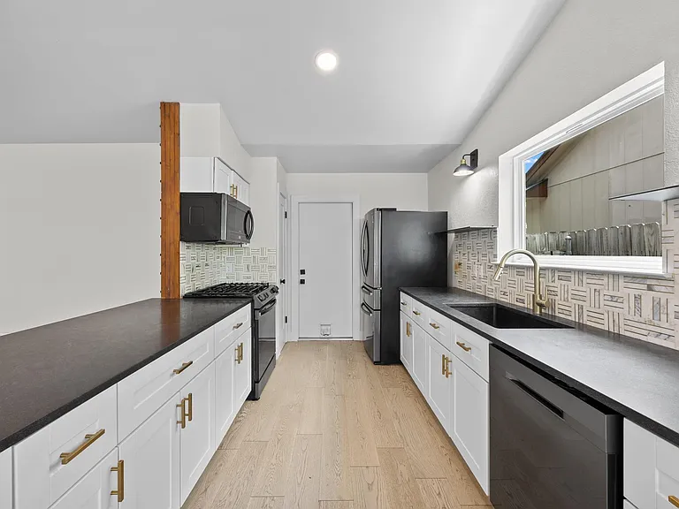 8708 Huebinger Pass — Photo 11