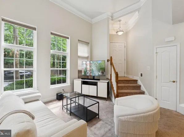 19419 Dover Cliffs Cir #19419, Germantown, MD 20876