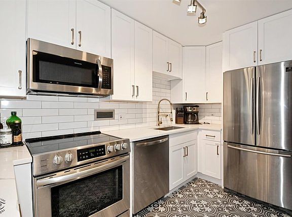 5th image of 440 N Wabash Ave APT 2608