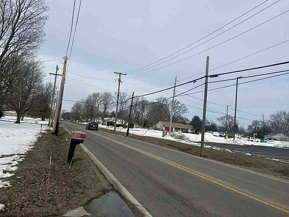 Exterior Neighborhood (street photo)