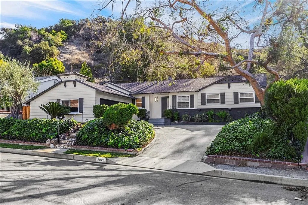 3 bed, 1827 sqft, $7,500 — Photo 3