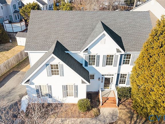 3rd image of 906 Green Garden Cir