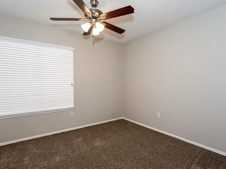 5213 Sequin Dr — Photo 12