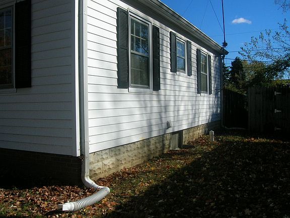 2nd image of 37 S Rosemere Ave