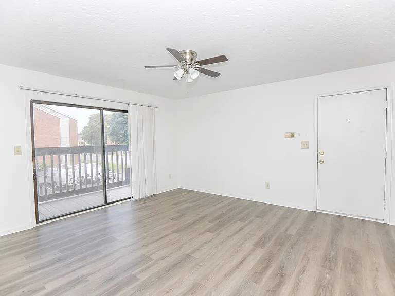 11 Haverford Ct — Photo 5