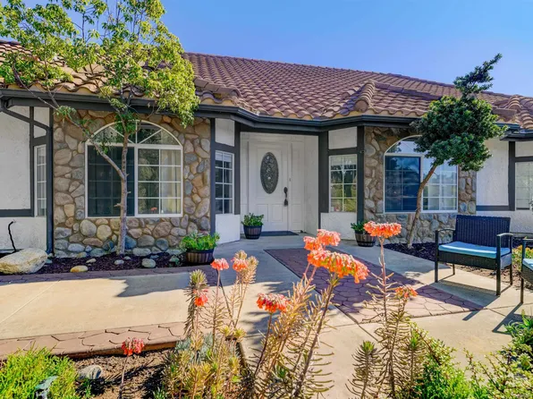 2043 Vista Valle Verde Dr, Fallbrook, CA 92028