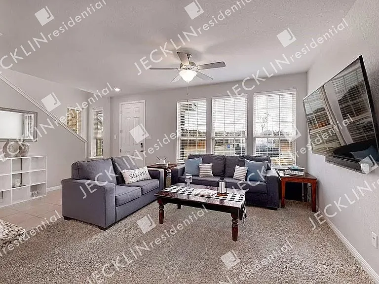 6015 Pleasanton Pkwy — Photo 5