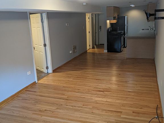 2nd image of 1636 W Pierce Ave #G