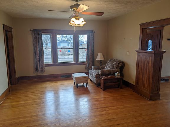5th image of 610 Wildmar Ave