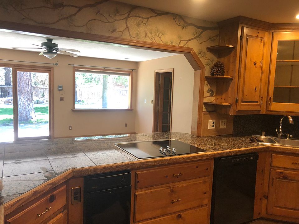 1st image of 1087 Cheyenne Dr